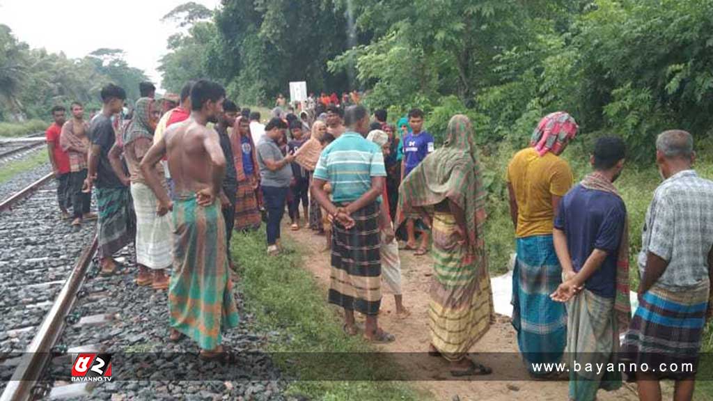 মৈত্রী এক্সপ্রেস ট্রেনের ধাক্কায় যুবকের মৃত্যু