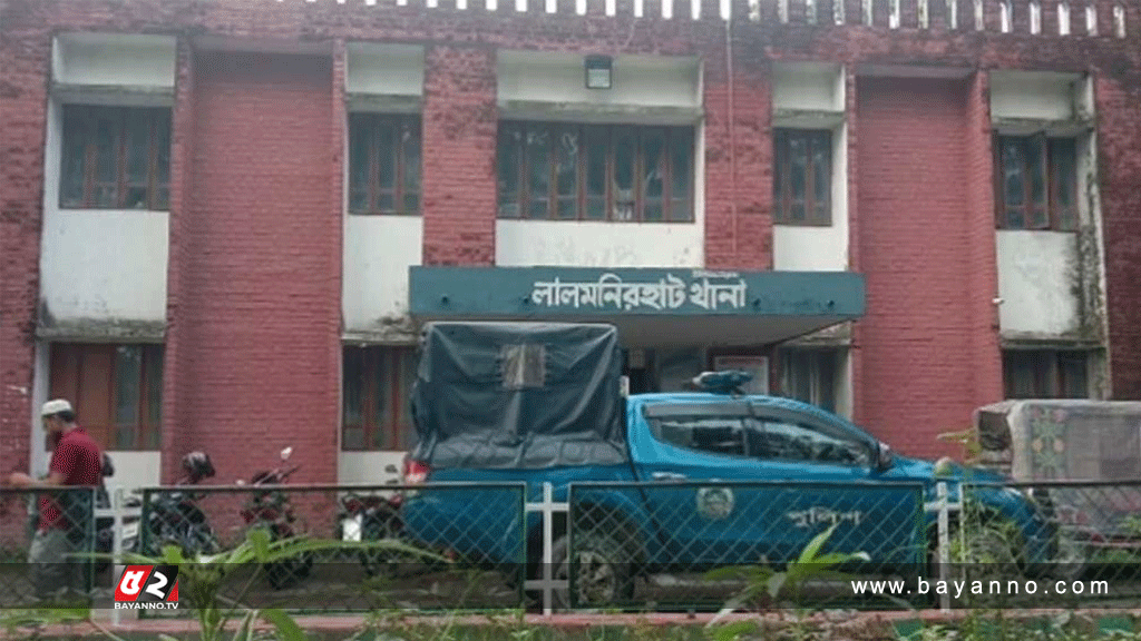 এইচএসসি পরীক্ষার্থীকে বিবস্ত্র করে নির্যাতন, লজ্জায় আত্মহত্যা