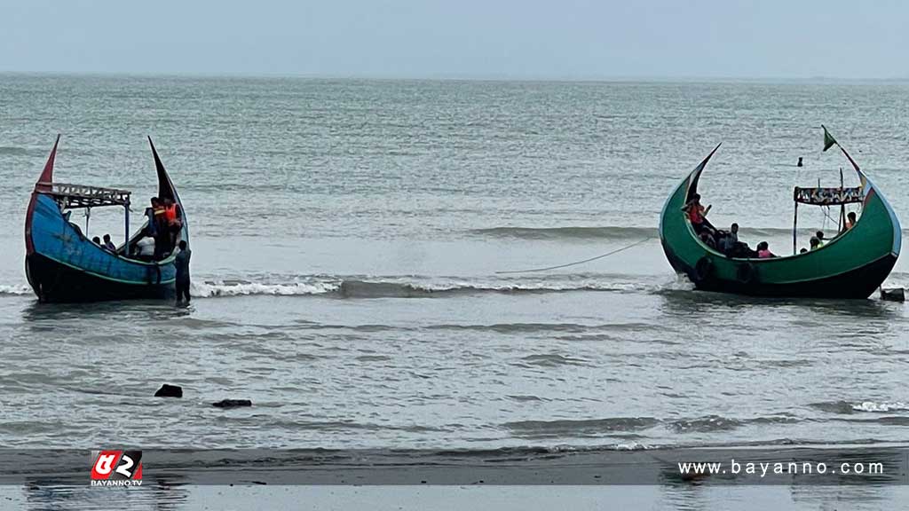 মিয়ানমারে ফিরে গেলো সেন্টমার্টিনে আসা রোহিঙ্গা বোঝাই ট্রলারটি