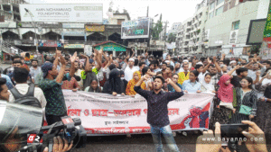 রাজধানীর সায়েন্সল্যাব মোড়ে শিক্ষার্থীদের অবরোধ