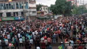 ঢাকা-সিলেট মহাসড়ক অবরোধ করে শিক্ষার্থীদের বিক্ষোভ