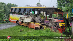 বাস-ট্রাকের মুখোমুখি সংঘর্ষে রাজবাড়ীতে নিহত ২