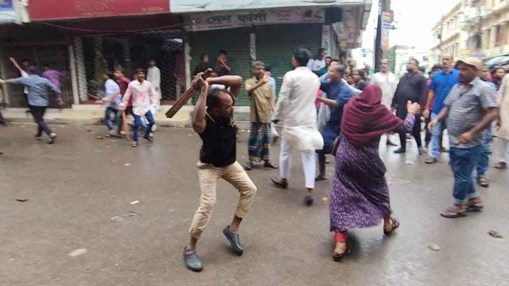 নরসিংদীতে ‘ছাত্র-জনতার গণমিছিলে’ যুবলীগ-ছাত্রলীগের হামলায় আহত ১২